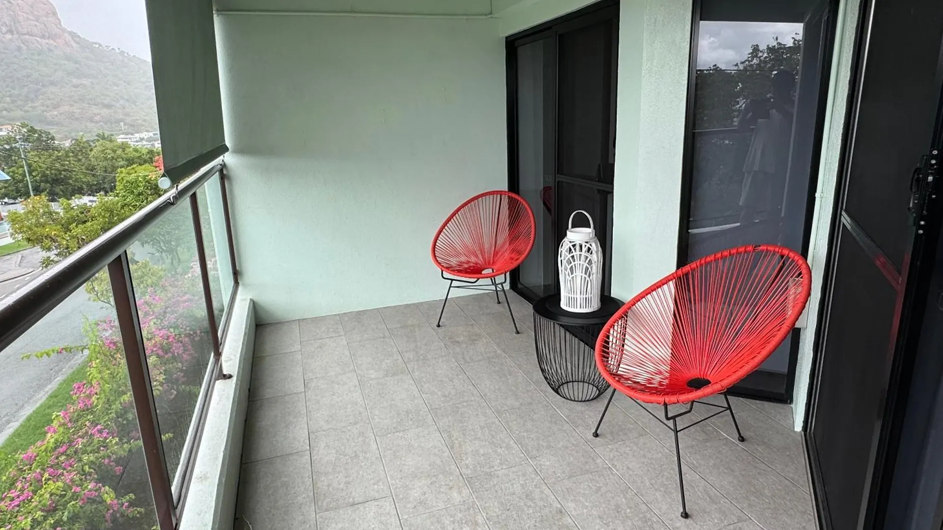 טאונסביל Modern Exec Apartment