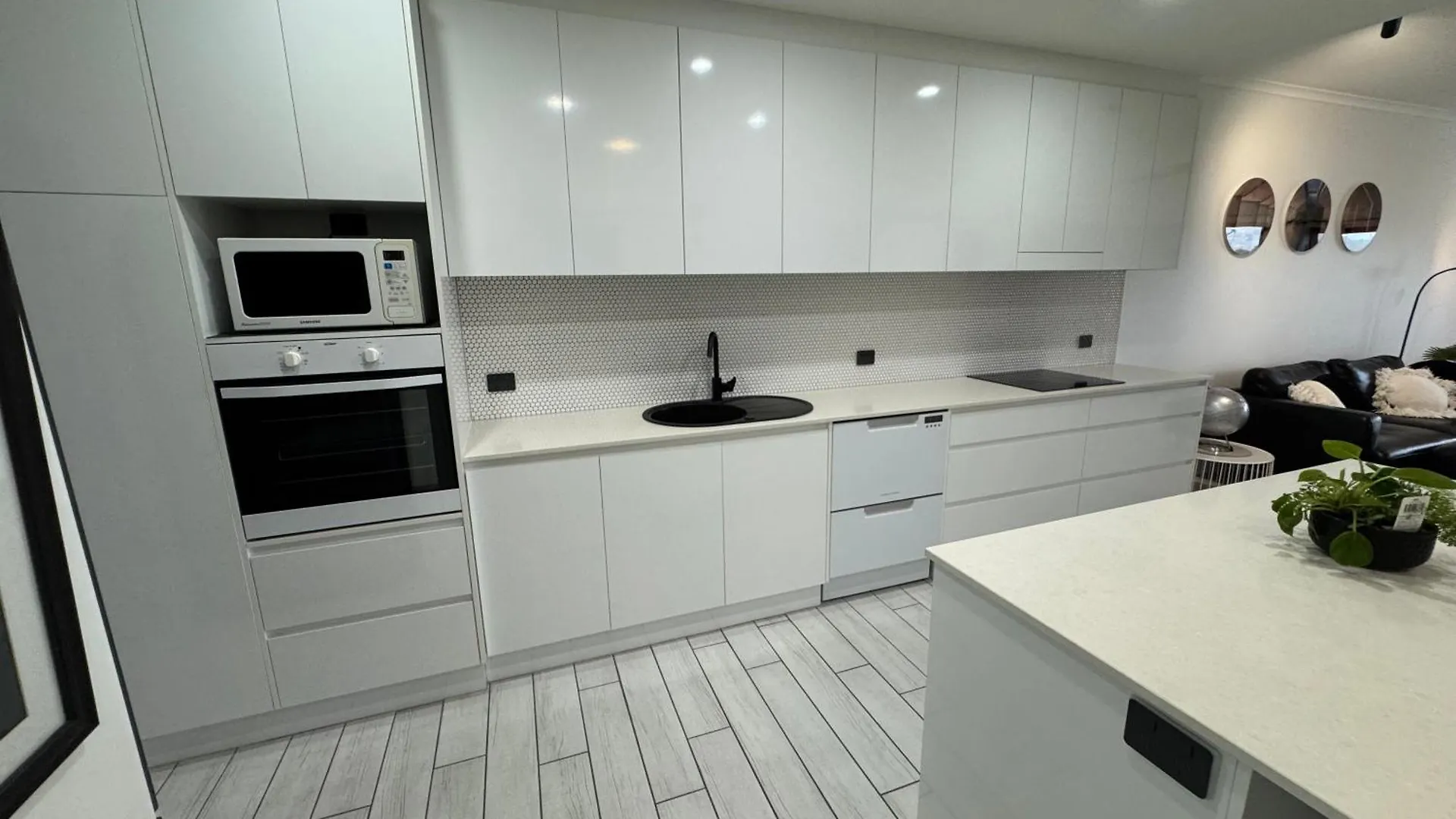 טאונסביל Modern Exec Apartment
